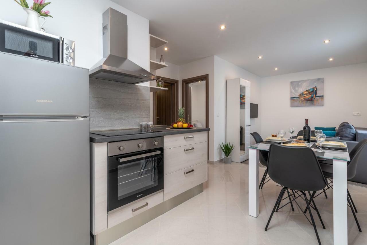 Apartmani Dalmacija Seget Vranjica Exteriör bild