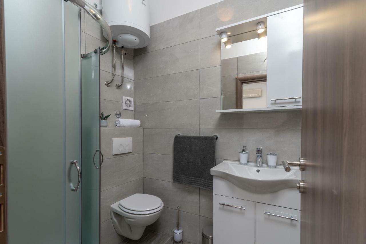 Apartmani Dalmacija Seget Vranjica Exteriör bild