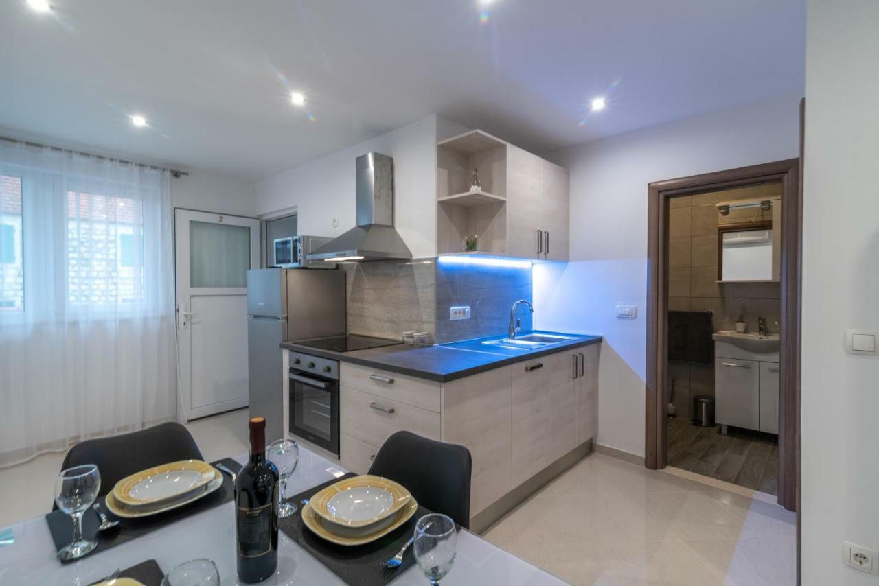 Apartmani Dalmacija Seget Vranjica Exteriör bild